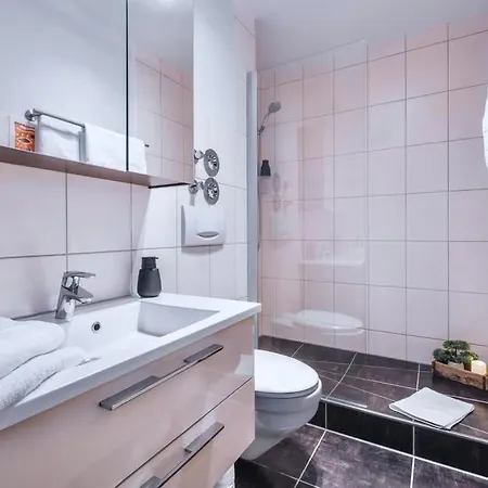 Relaxapartments Black Forest Emotion Mit Sonnenbalkon Mit Blick Auf Den Kurpark, Schnelles Internet, Naehe Triberger Wasserfaelle, Fuer Bis Zu 2 Personen